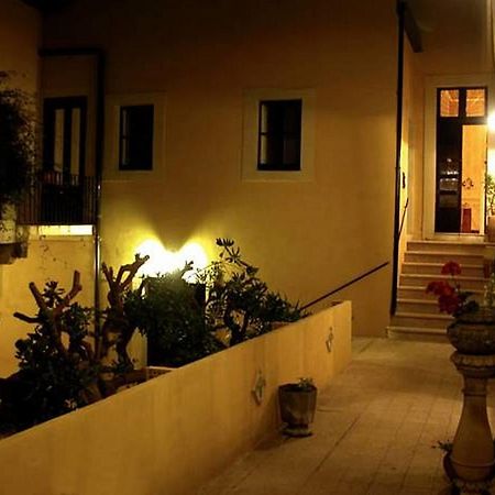 Il Giardino Del Barocco Bed & Breakfast Noto Exterior photo
