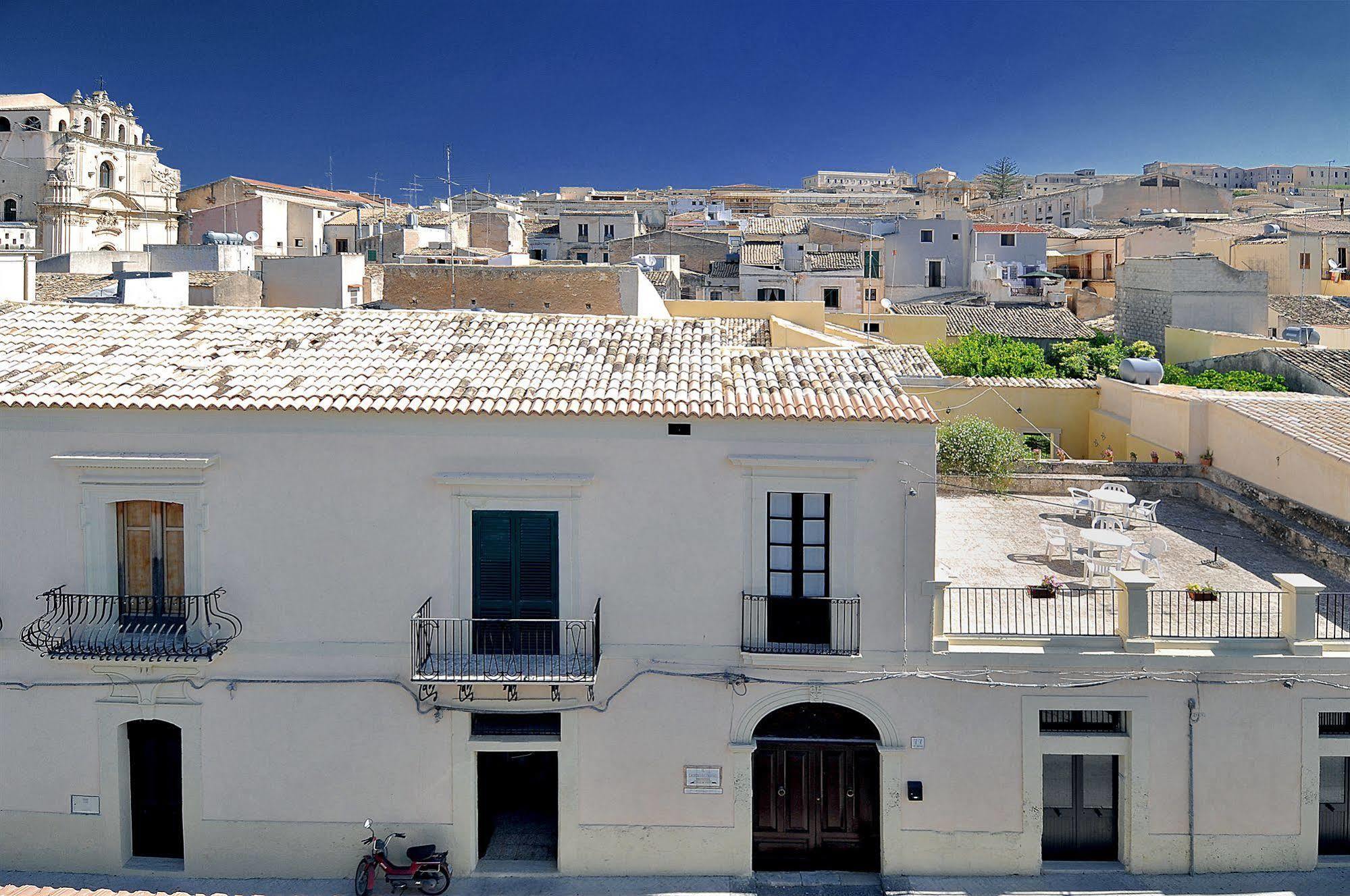 Il Giardino Del Barocco Bed & Breakfast Noto Exterior photo